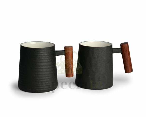 Mug Negro con Asa de Madera